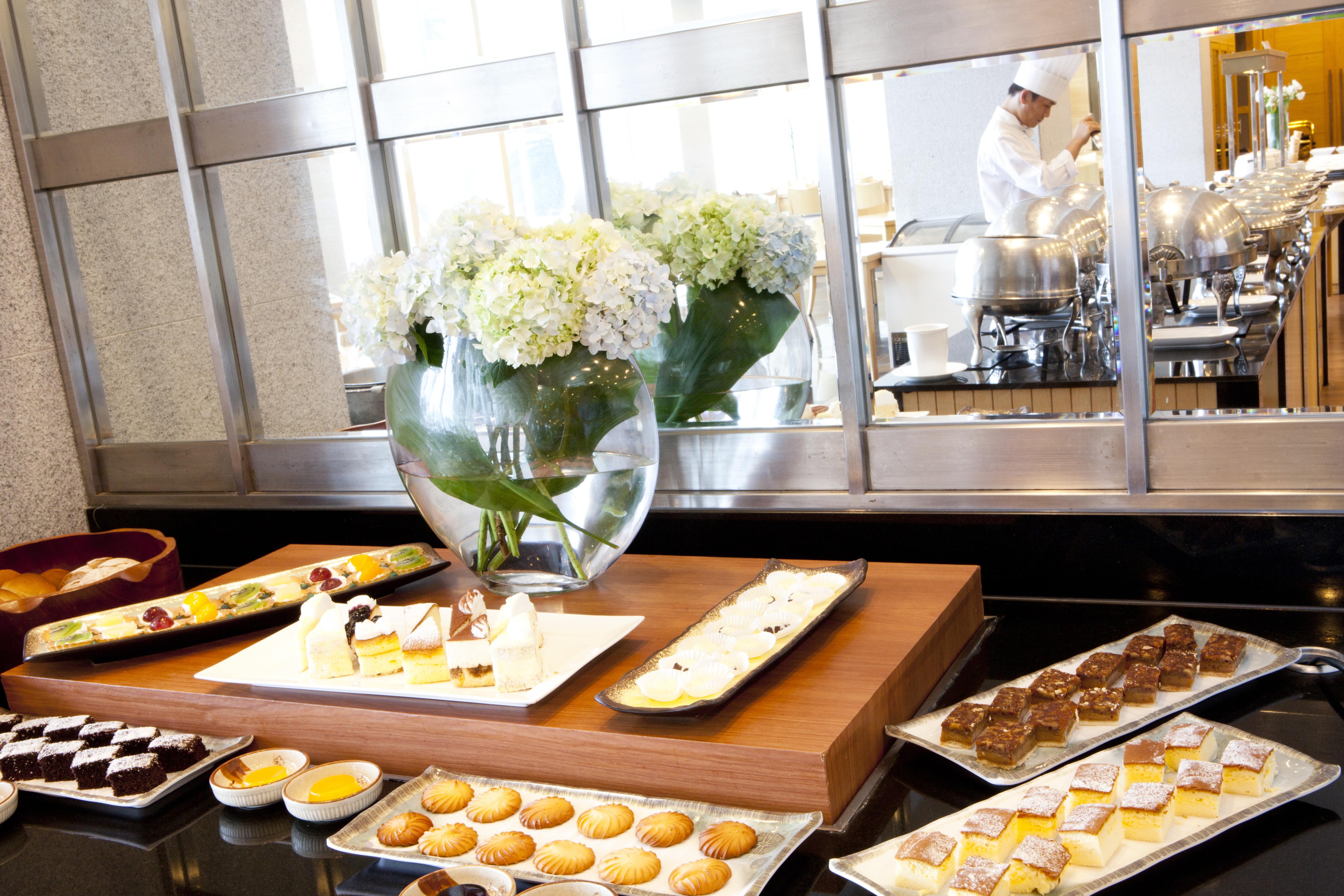 Seogwipo Kal Hotel Εξωτερικό φωτογραφία A dessert buffet