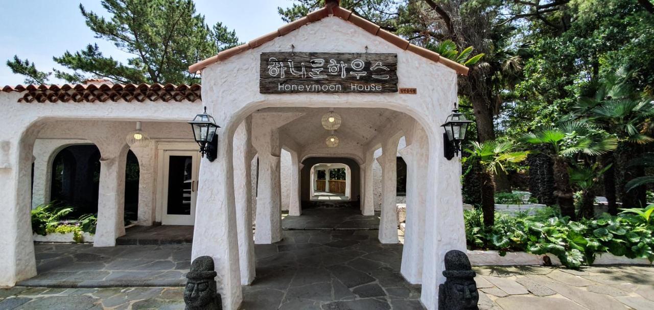Seogwipo Kal Hotel Εξωτερικό φωτογραφία Honeymoon House