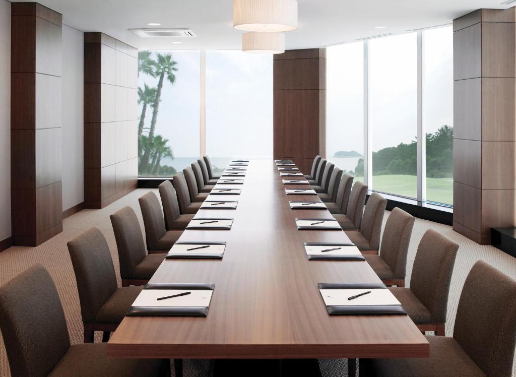 Seogwipo Kal Hotel Εξωτερικό φωτογραφία A boardroom