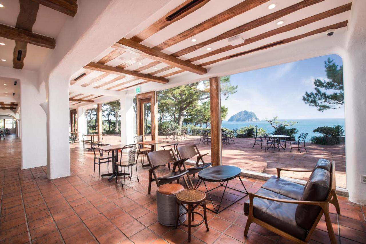 Seogwipo Kal Hotel Εξωτερικό φωτογραφία The lobby of the hotel